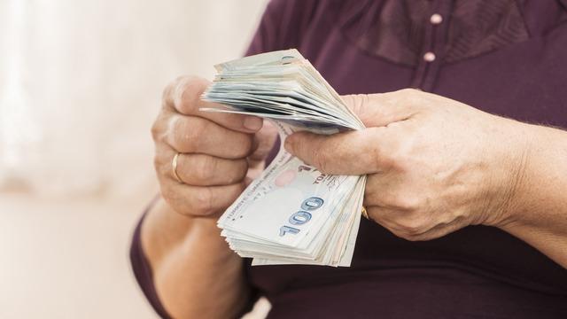 EMEKLİ MAAŞI ZAMMI SON DAKİKA: AK Parti’den emeklileri heyecanlandıran ‘ek zam’ açıklaması! Meclis Genel Kurulu öncesi ‘uzlaşı’ mesajı: ‘Cumhurbaşkanımıza arz edeceğiz…’