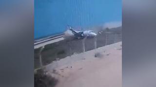Dehşete düşüren olay! Somali'de yolcu uçağı iniş sırasında böyle parçalandı
