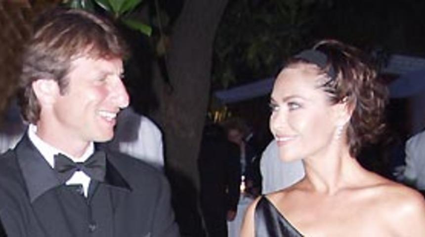 Avşar eski eşiyle ABD'ye gitti