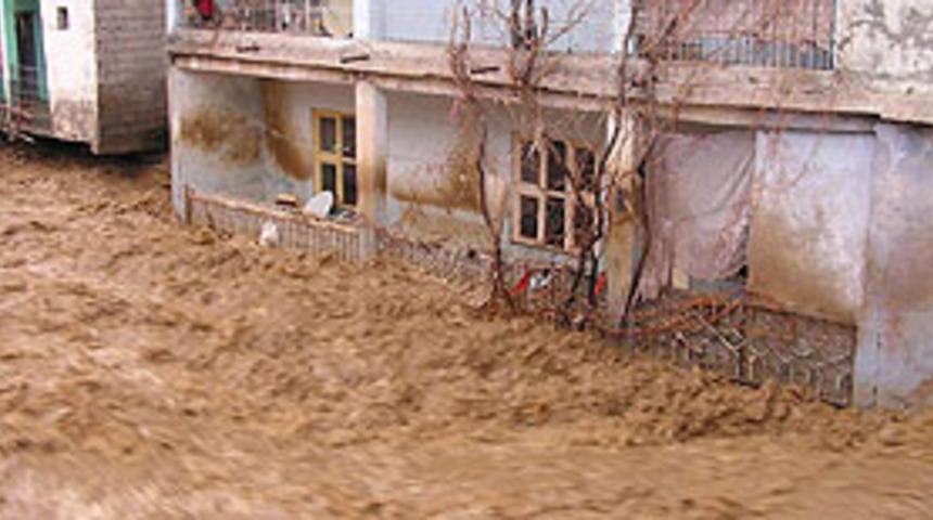 İran'da sel felaketi: 43 kişi boğuldu