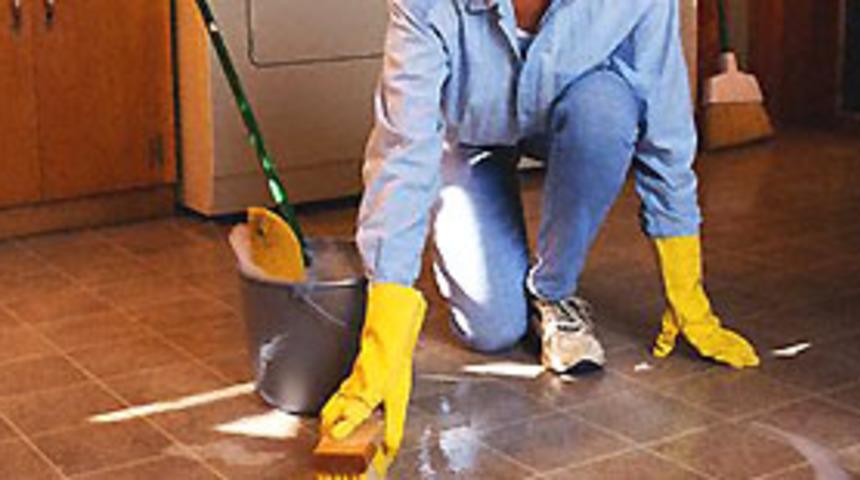 Gebze'de okullar dezenfekte ediliyor