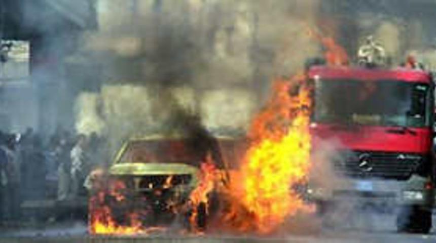 ABD askeri &uuml;ss&uuml;ne 3 intihar saldırısı