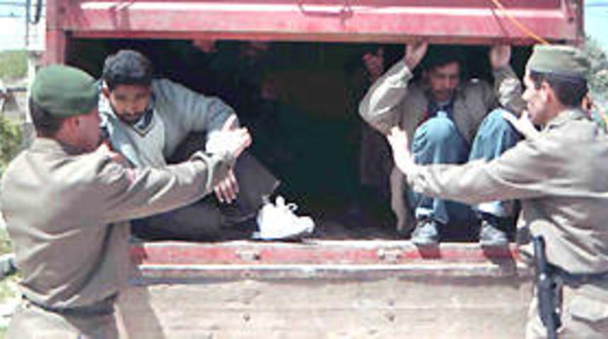 G&uuml;m&uuml;şhane'de ka&ccedil;ak operasyonu