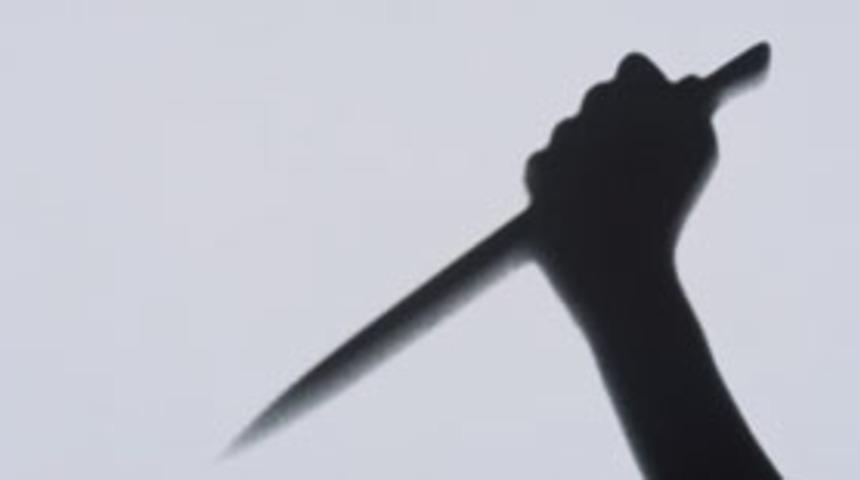 Alanya'da bir taksiciyi bı&ccedil;aklandılar