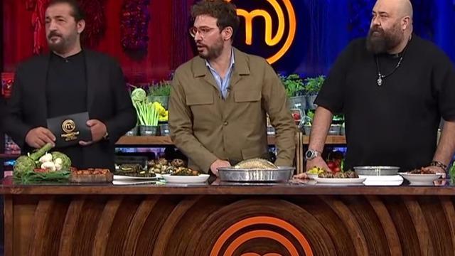 MasterChef'te büyük kapışma! Şeflerin önünde meydan okudu: Dansöz bekliyor, oynarsınız orada karşılıklı!