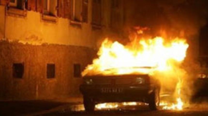 Fransa olayları &uuml;lke sınırlarını aştı