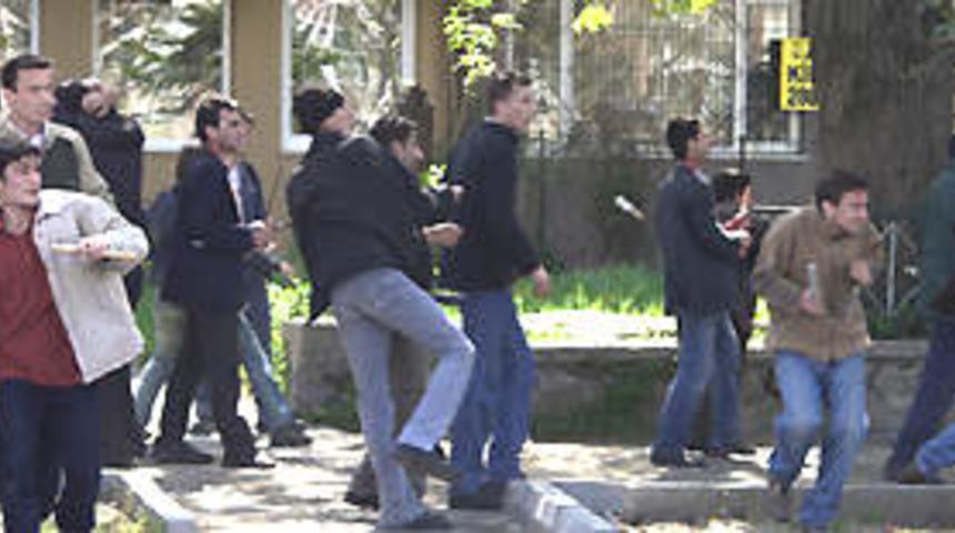 PA&Uuml;'de arbede: 7 yaralı