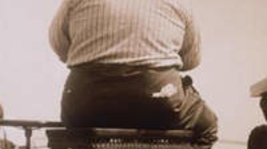 Şişman oldukları gerek&ccedil;esiyle işten atıldılar