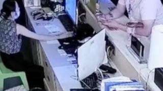 Çin’de gizemli ölüm! Ayak masajı salonunda tamamen çıplak bir halde ölü bulundu... Babası isyan etti: Oğlum sağlıklıydı