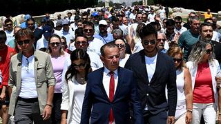 Tanju Özcan, Anıtkabir defterine yazdı: 'İstifa çağrısını yüksek sesle dile getireceğim'