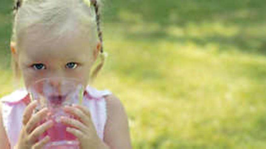 Diş fırçalayamayan çocuklara elma