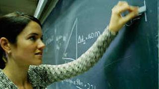 Eğitimcilerin yüzde 39'u ek iş yapıyor