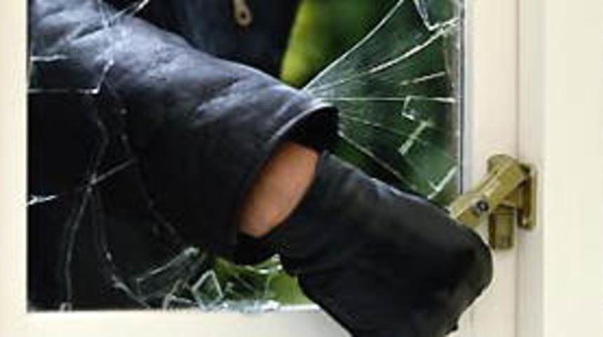 Mobilya mağazası g&uuml;pe g&uuml;nd&uuml;z soyuldu