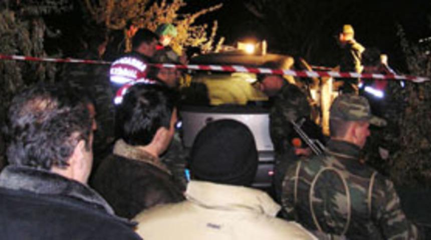 Banka g&ouml;revlileri &ouml;l&uuml; bulundu