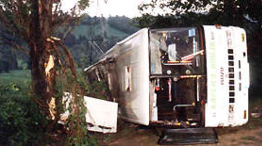 Uşak'ta trafik kazası: 32 yaralı