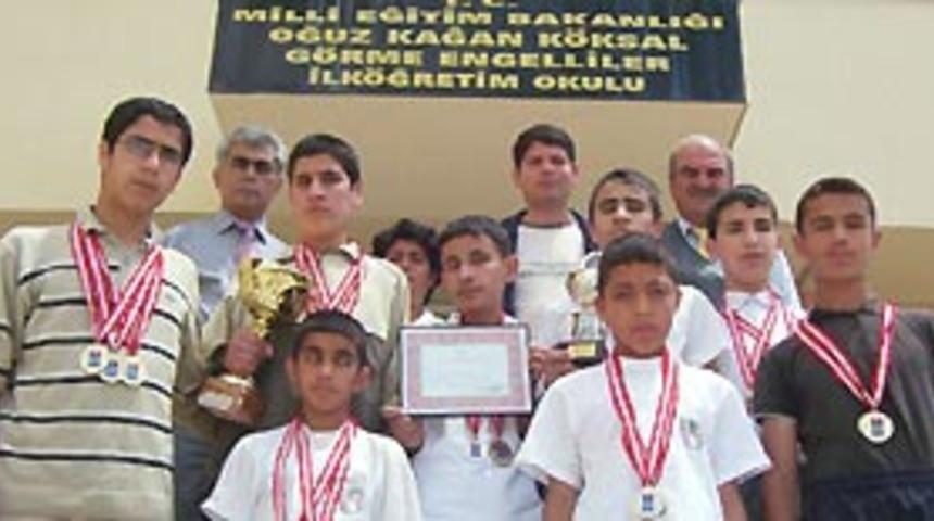 G&ouml;rme engelli &ouml;ğrencilerin başarısı