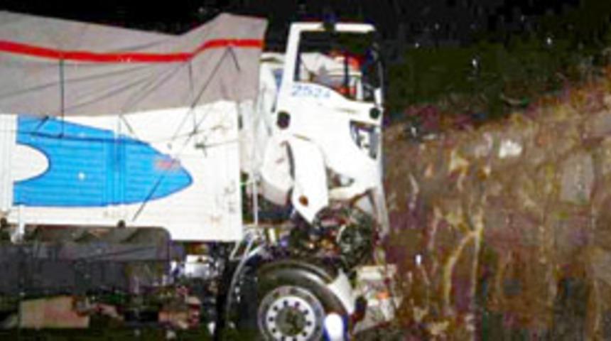 Reşadiye'de trafik kazası: 3 &ouml;l&uuml;