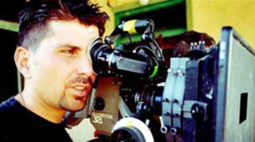 &Ouml;mer Faruk Sorak'a ikincilik &ouml;d&uuml;l&uuml;