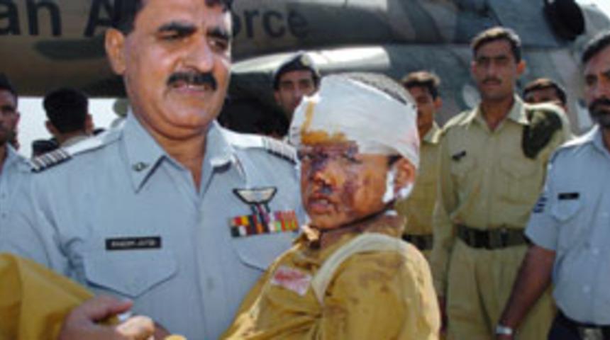 Pakistan'da &ouml;l&uuml; sayısı artıyor