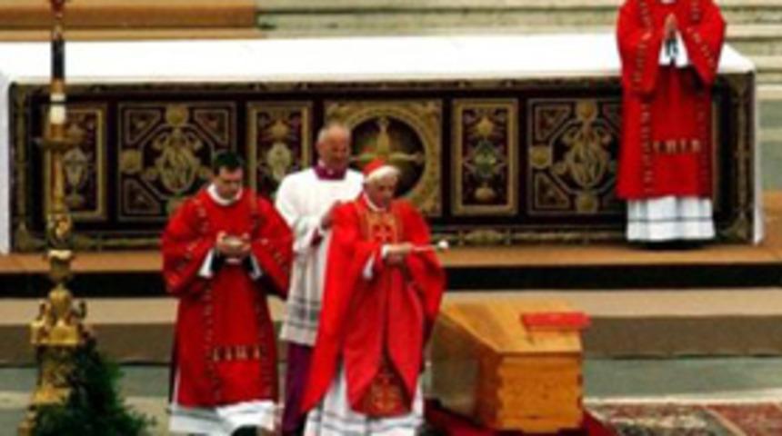 Papa, ikinci oylamada da se&ccedil;ilemedi