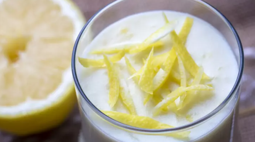 Mucize tarif: Eklem ağrılarını sıfıra indiriyor, bağışıklığı zırh gibi yapıyor! Günde bir bardak yeterli