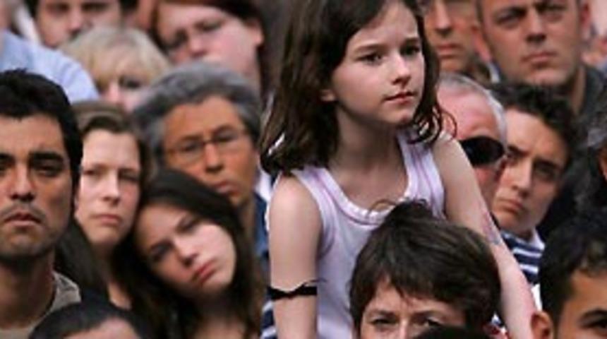 Her 5 İngiliz'den 1'i a&ccedil;lık sınırında