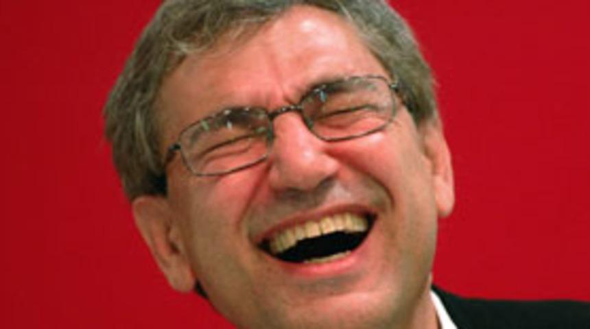 Pamuk'un yargılanması durduruldu