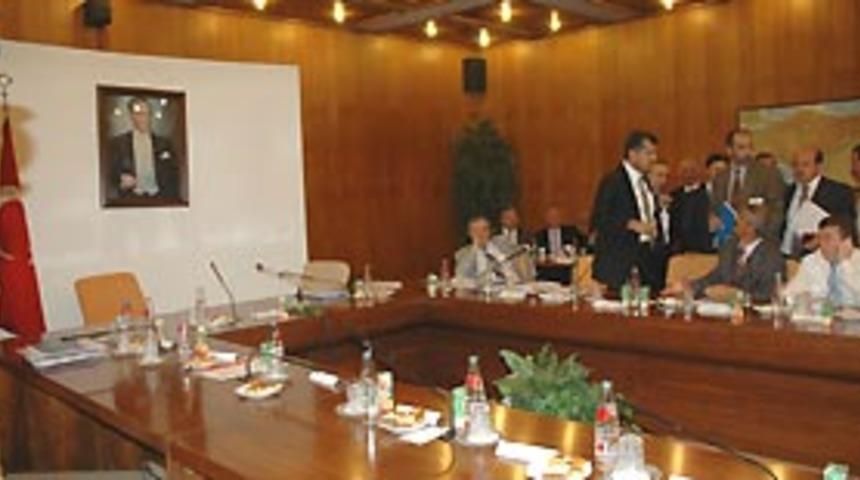 H&uuml;k&uuml;met ve sendikalar yarın toplanacak