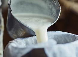 '13 TL olsun' diyen de var '15 TL' de... Süt fiyatları için açıklama geldi: Litre başına 11.50 lira...