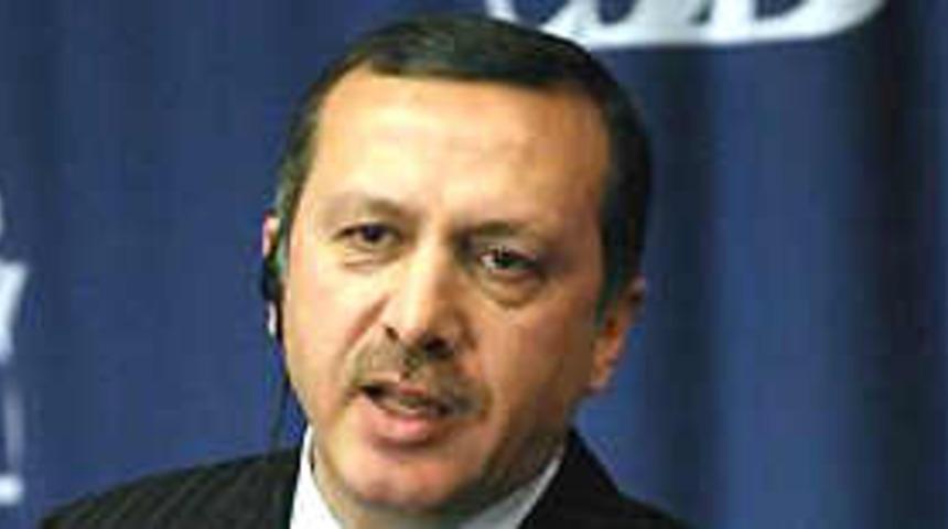 "AKP baş&ouml;rt&uuml;s&uuml; siyaseti yapmadı"