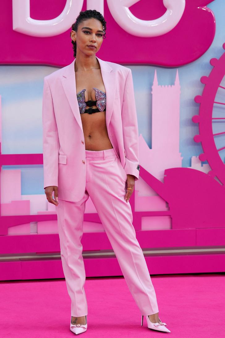 Barbie filminin Londra galasına ünlü isimler akın etti! Resmen şıklık yarışı yaşandı G4