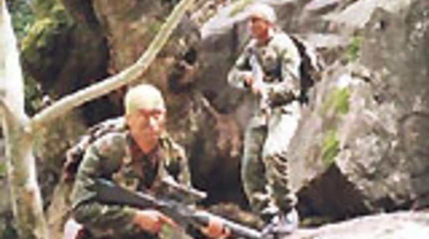 Mardin'de ter&ouml;r &ouml;rg&uuml;t&uuml;ne darbe