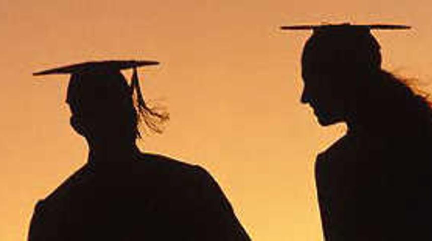 &Uuml;niversite mezunlarının % 10.2'si işsiz