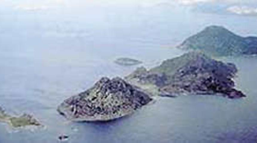 T&uuml;rk h&uuml;cumbotları Kardak'tan ayrıldı