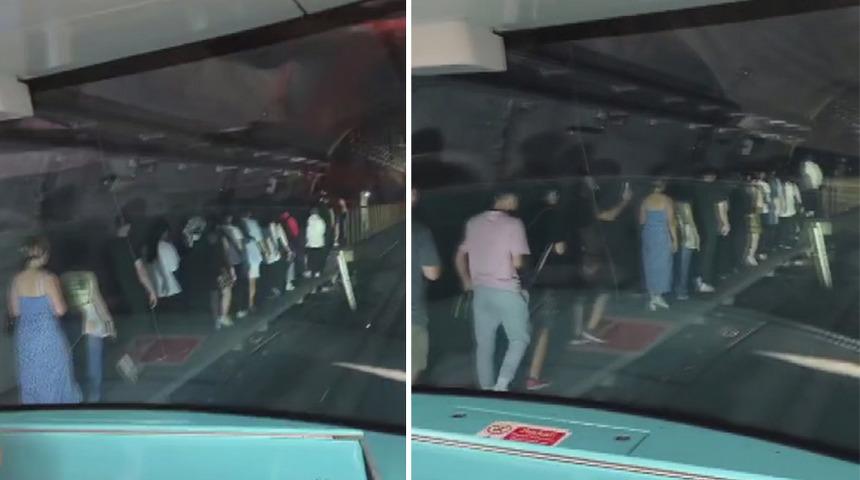 Metroda korkutan arıza! Yolcular böyle tahliye edildi