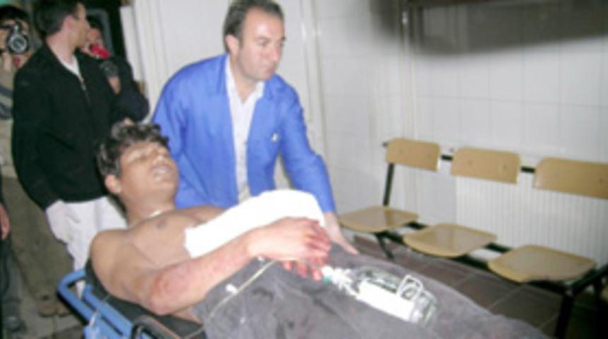 M&uuml;lteci minib&uuml;s&uuml;ne ateş a&ccedil;ıldı: 1 &ouml;l&uuml;