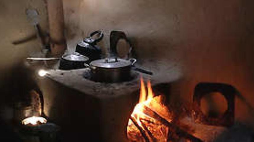 Sobadan sızan gaz 5 kişiyi zehirledi