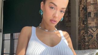 Rita Ora'nın davet tarzı beğenilmedi! Çok özensiz