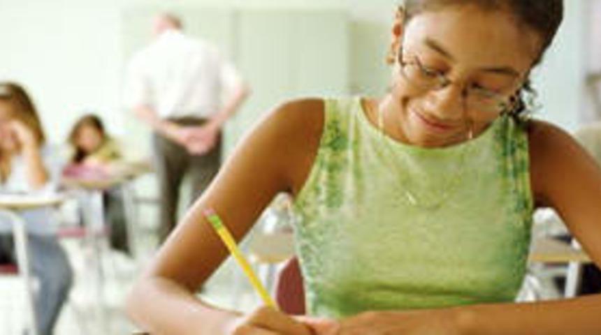 Kredi alan &ouml;ğrenci de burs imkanı