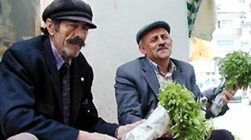 Emekli &ouml;ğretmenlerden "&uuml;retelim" &ccedil;ağrısı