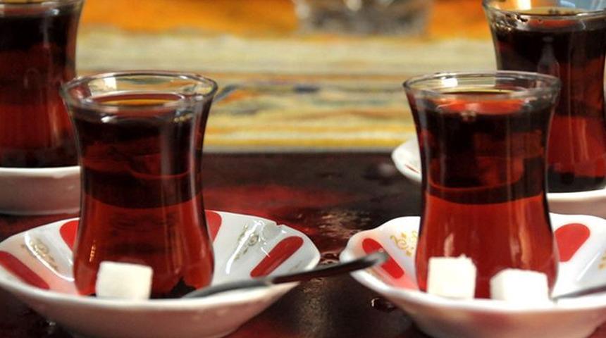 Çay tiryakilerine kötü haber! Bir ayda ikinci zam