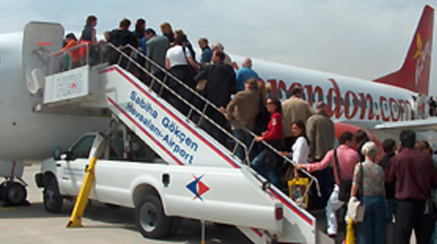 Corendon ile Hollanda u&ccedil;uşları başladı