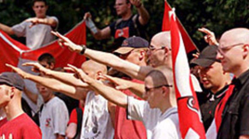 Dazlaklar T&uuml;rk lokaline saldırdı