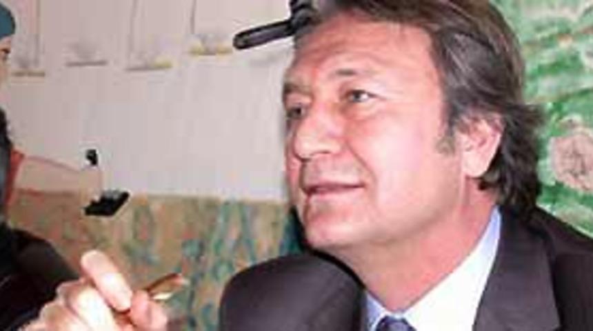 "Başımızda beceriksiz bir h&uuml;k&uuml;met var"