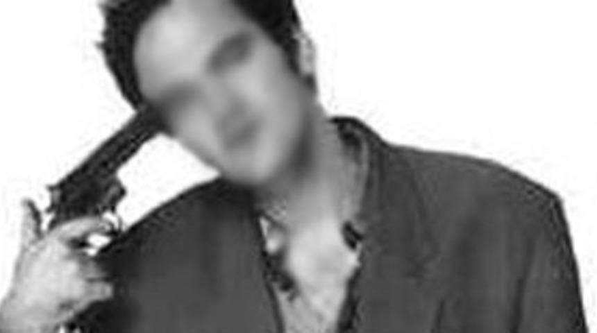 Rus ruleti oynarken kendini vurdu