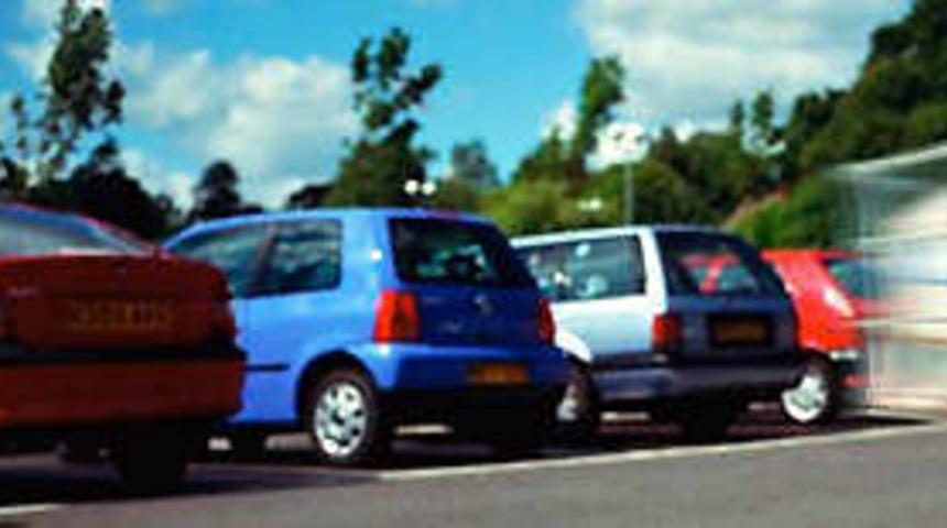 Otopark g&ouml;revlisi m&uuml;şteriyi vurdu