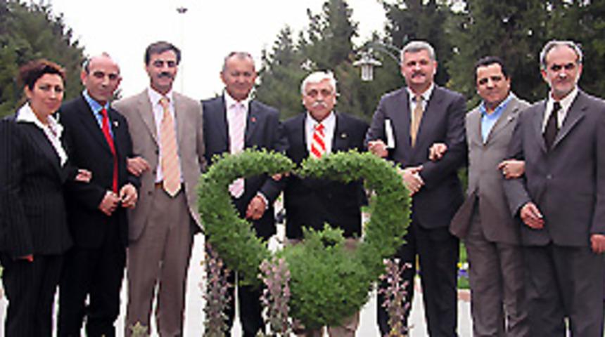 Siyasi partilerden birlik mesajı