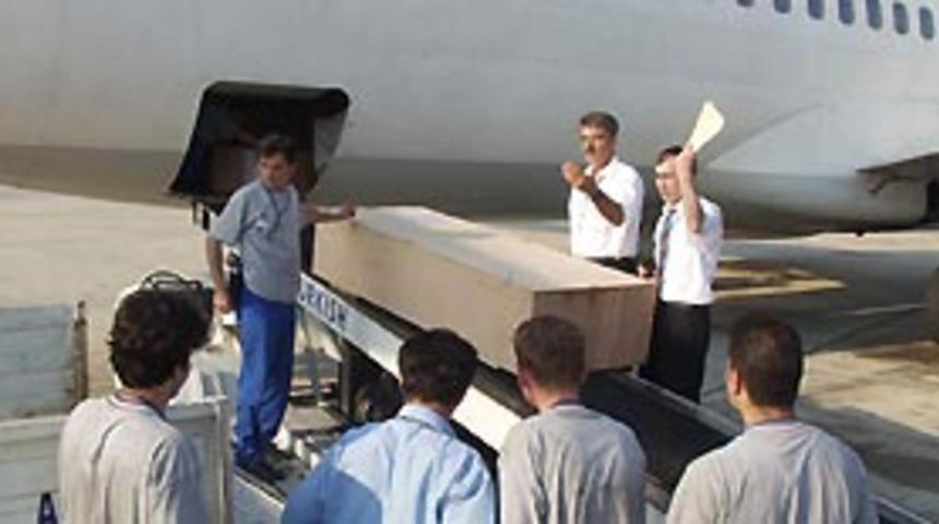 İdam edilen T&uuml;rklerin cenazesi getirildi