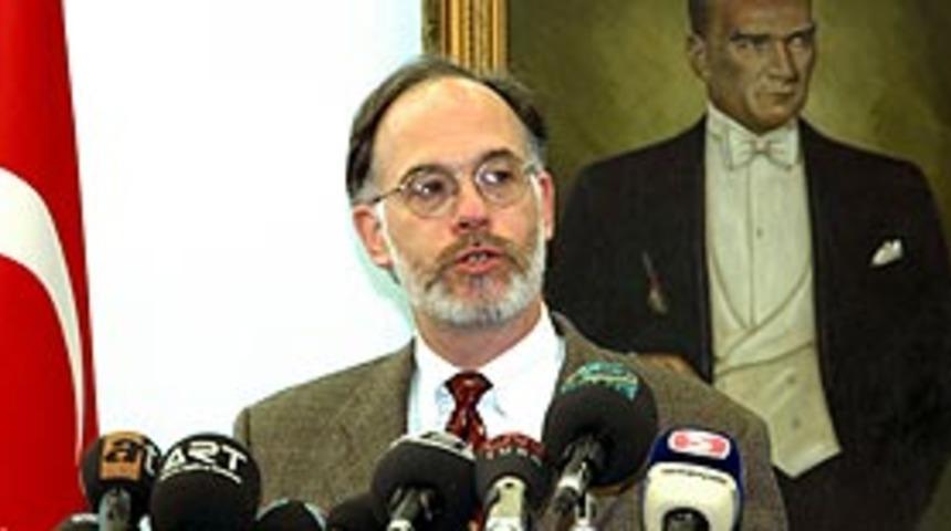 "İnsanlar kendi &uuml;lkelerini savunabilir"