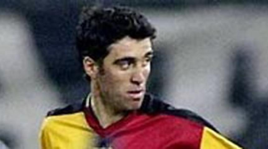 Hakan Ş&uuml;k&uuml;r 1 yıl daha Galatasaray'da